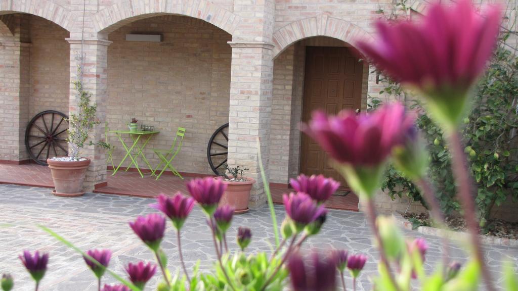 Bed And Breakfast Aratro & Rosmarino Чивітанова-Марке Екстер'єр фото
